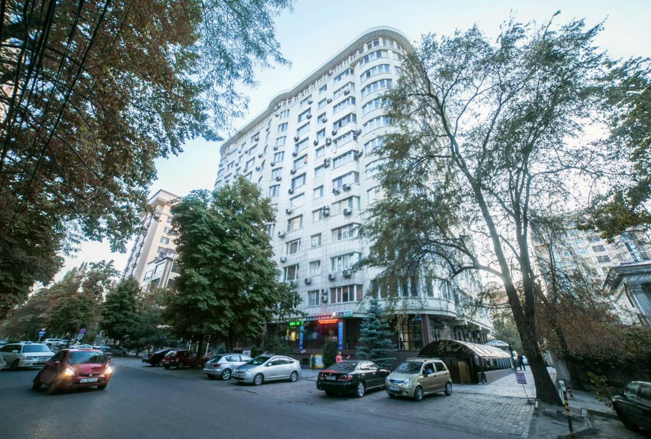 Spacious&cozy apartment in Bishkek center Zewnętrze zdjęcie