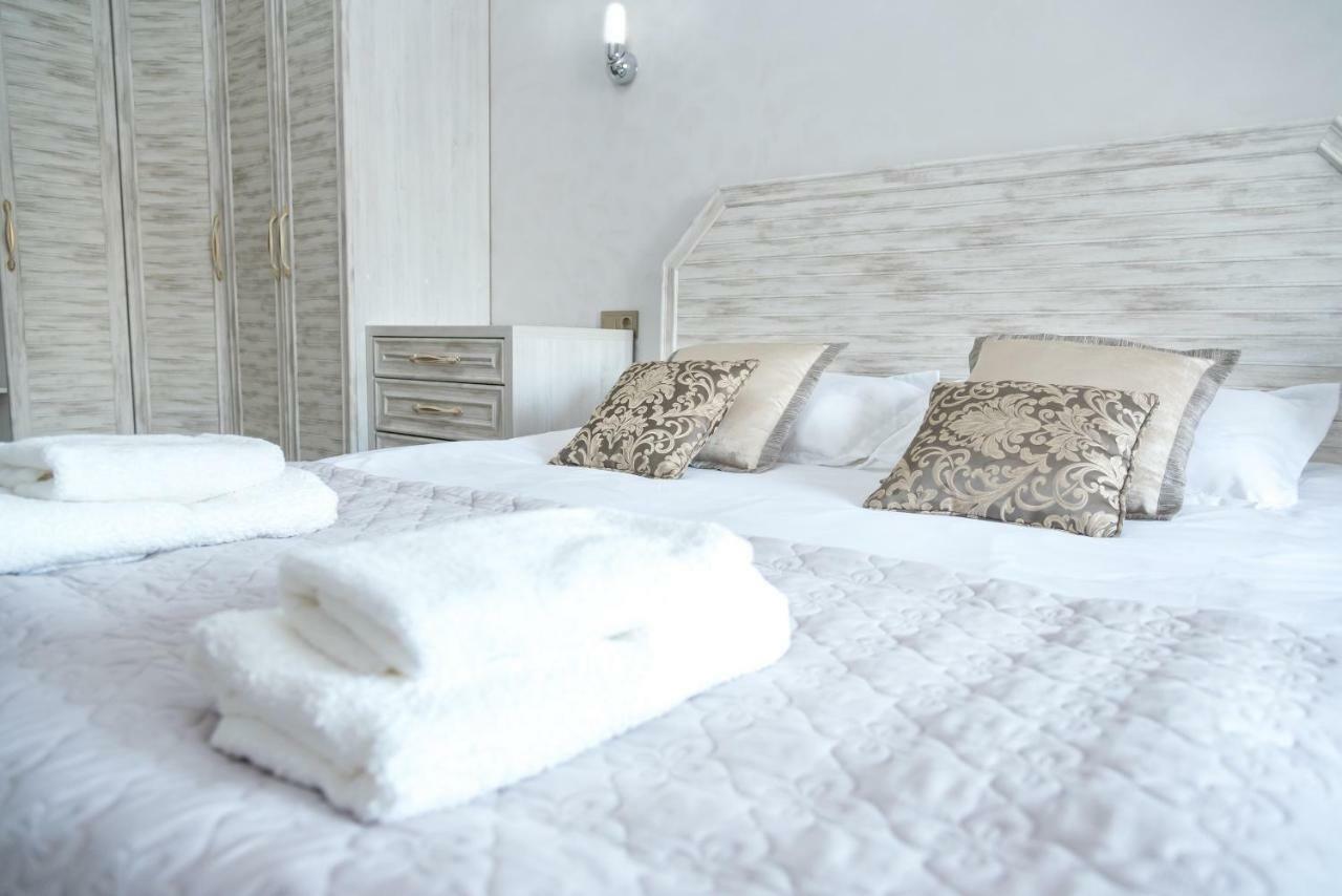 Spacious&cozy apartment in Bishkek center Zewnętrze zdjęcie