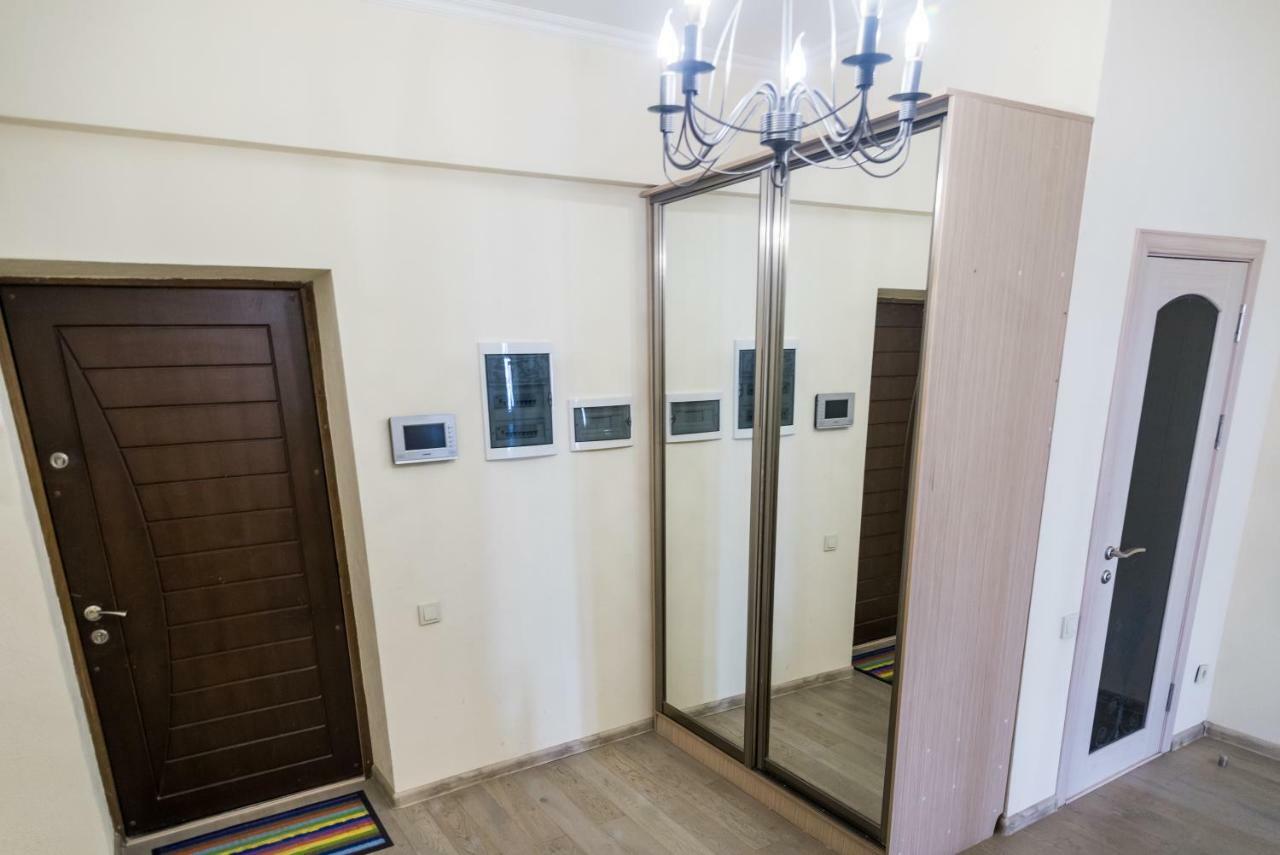Spacious&cozy apartment in Bishkek center Zewnętrze zdjęcie